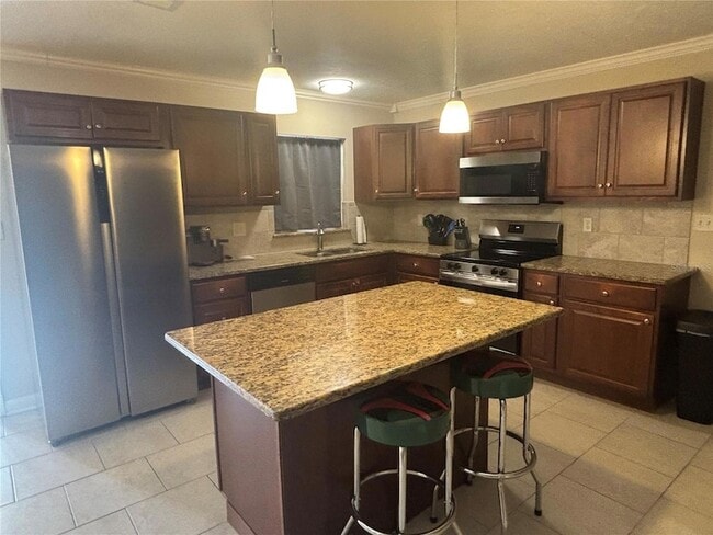 Building Photo - 2226 Fairfield Ave