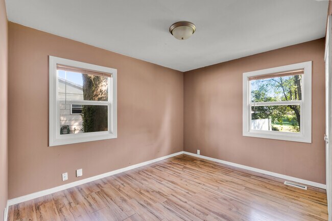 Building Photo - 9229 Donerail Way