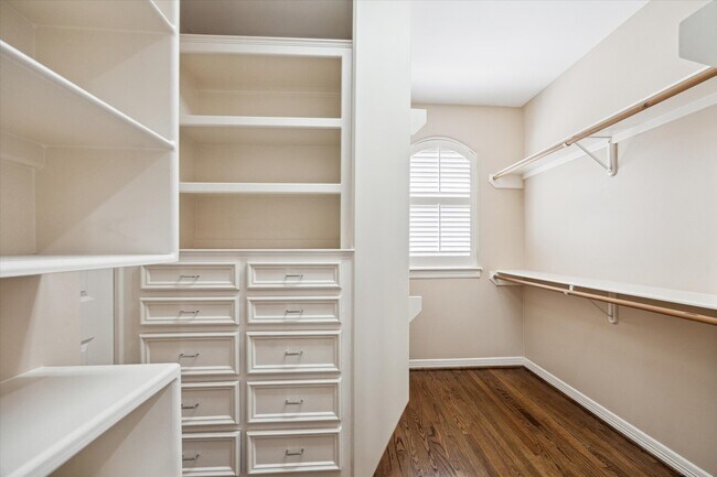 Building Photo - 1321 Whispering Pines Dr