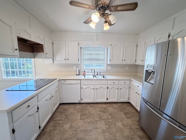 Building Photo - 8711 Edgehill Dr SE