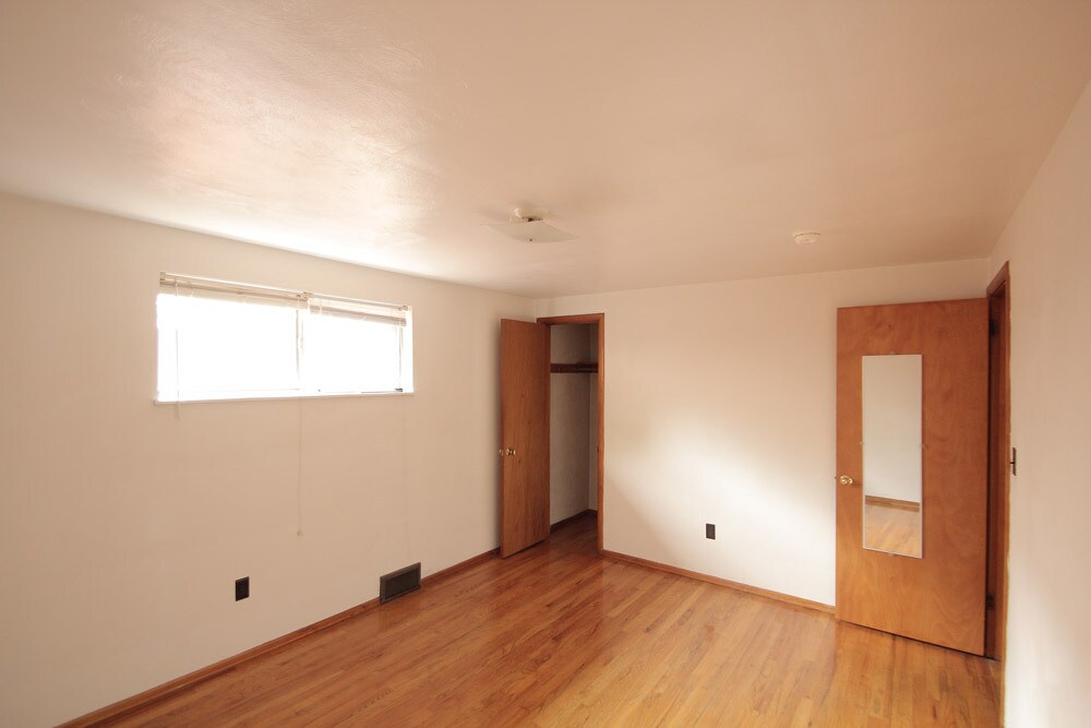 Building Photo - 421 Franklin Ave