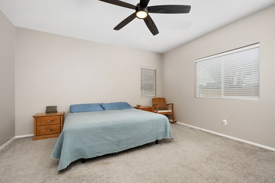 Building Photo - 475 Camellia Way