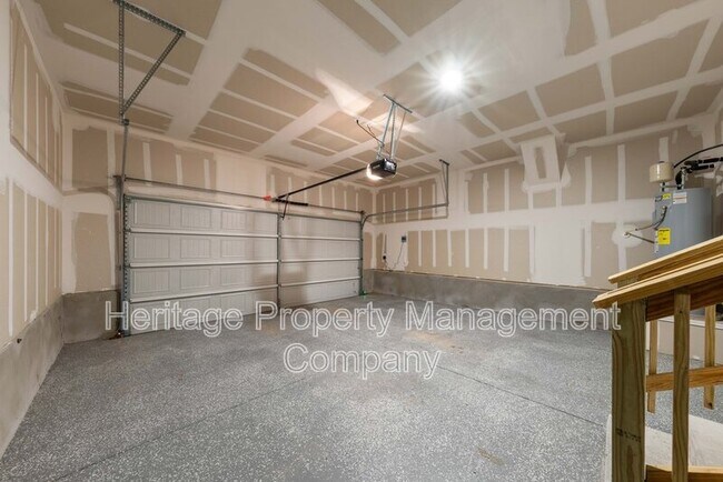 Building Photo - 817 Heartseed Ave