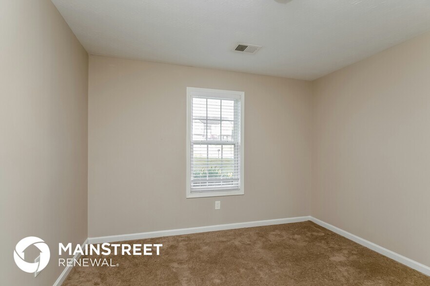 Building Photo - 145 Mountain Way