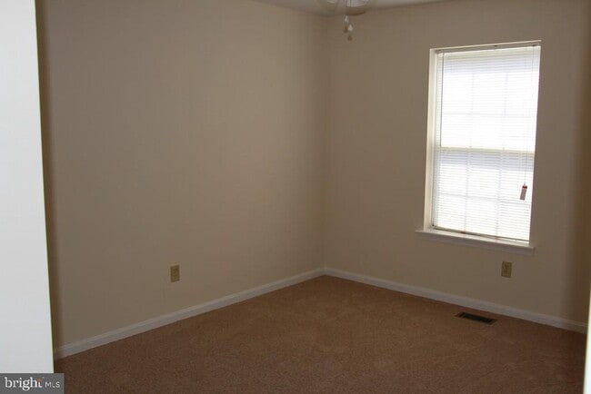 Building Photo - 8651 Chester Ct