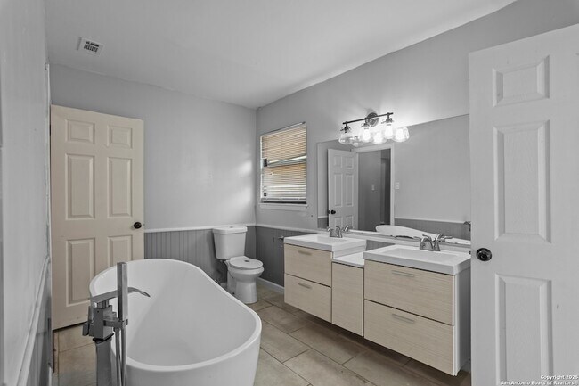 Building Photo - 107 Sabyan Dr