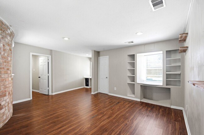 Building Photo - 25302 Friar Lake Ln