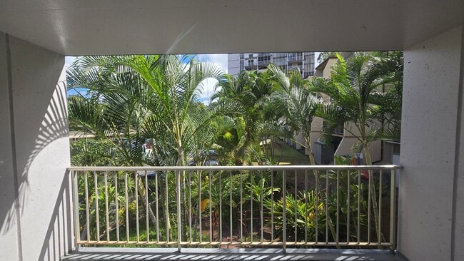 Building Photo - Newly Updated 1 Bedroom 1 Bath Apartment i...