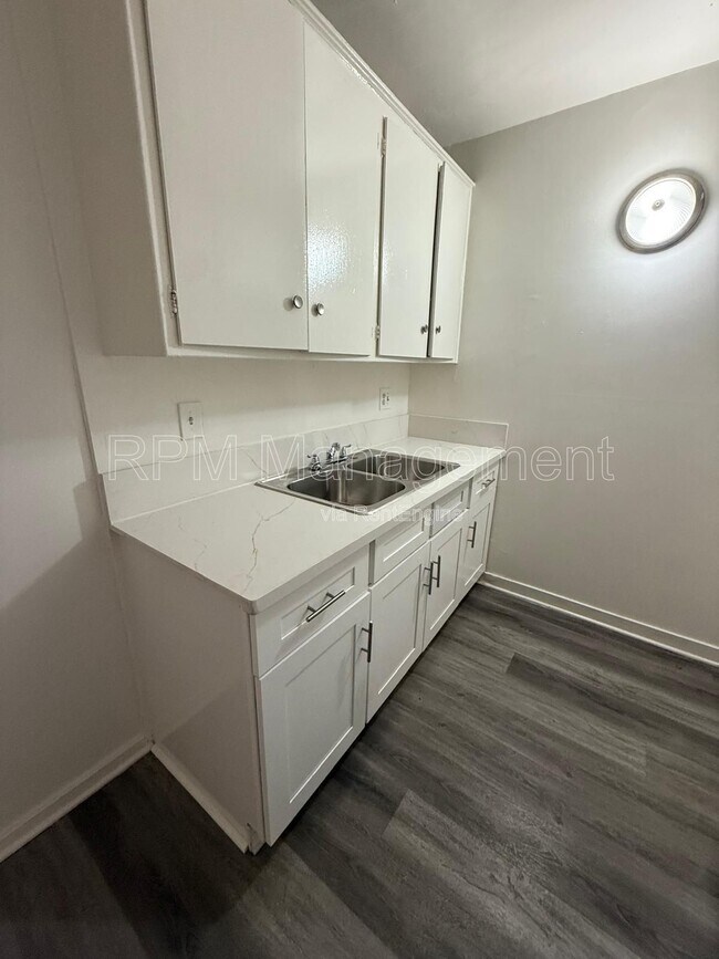 Building Photo - 6645 Etiwanda Ave