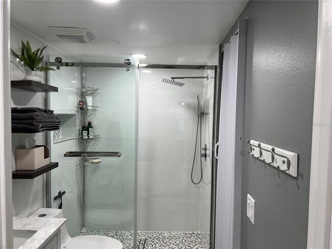 Building Photo - 5617 Ashton Lake Dr