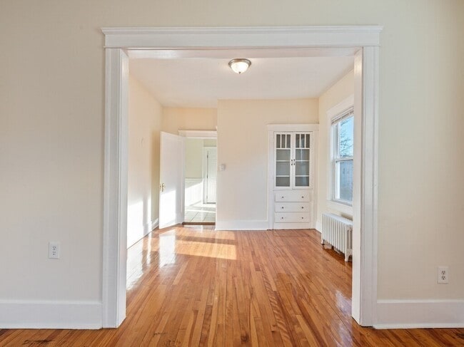 Building Photo - 270 Lovell St