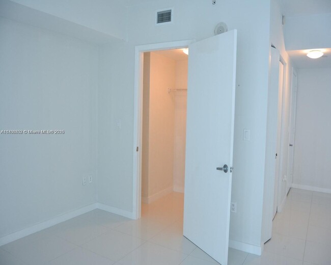 Building Photo - 350 S Miami Ave