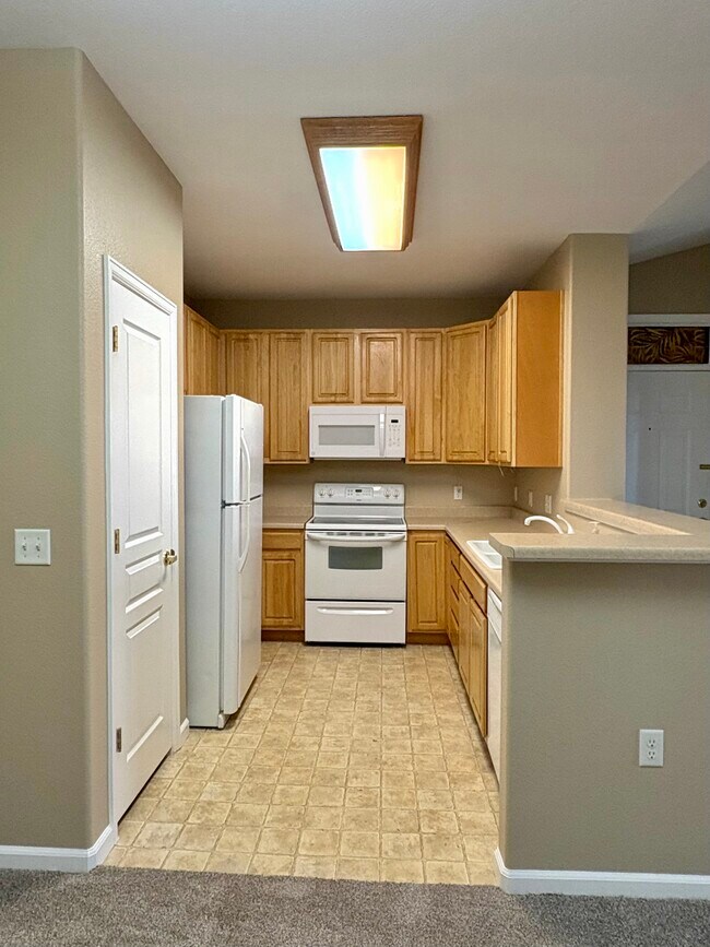 Building Photo - 10311 W Girton Dr