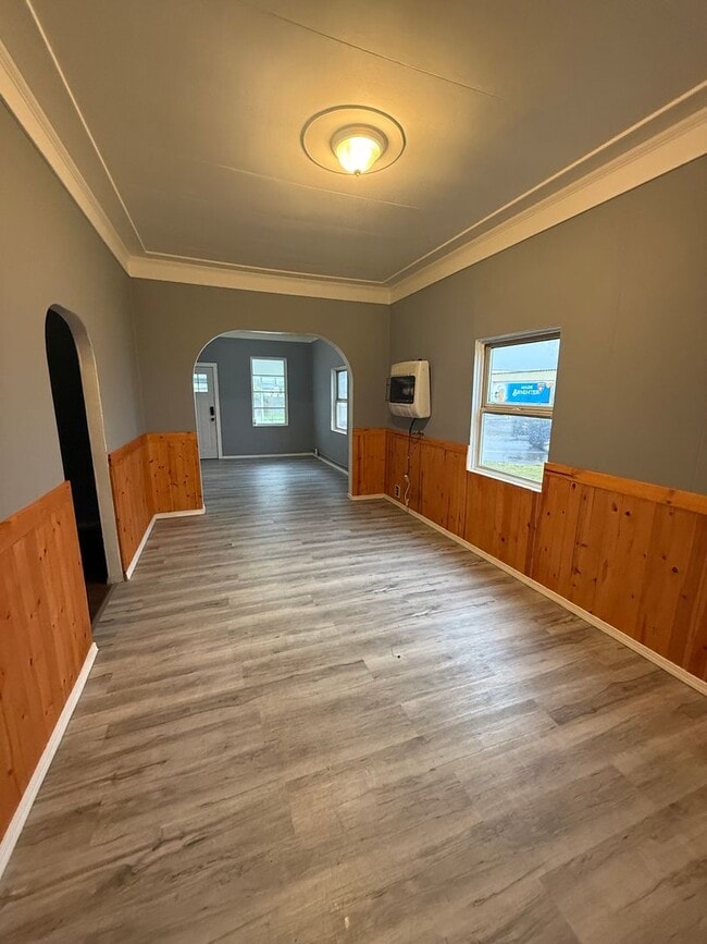 Building Photo - 4bd 1ba Home