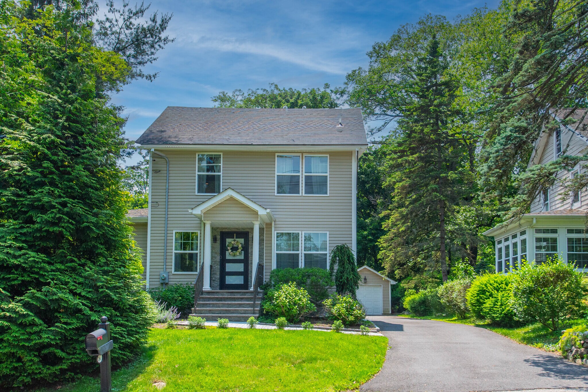 Building Photo - 247 Airmount Ave