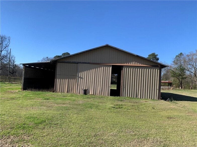 Building Photo - 333 GA-11