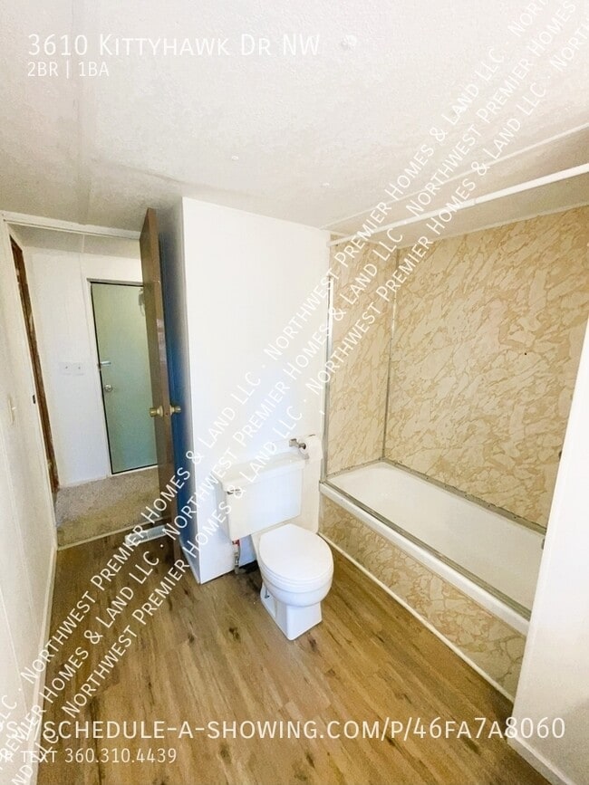 Building Photo - 3610 Kittyhawk Dr NW