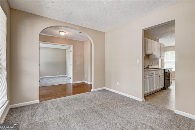 Building Photo - 1475 Trafalgar Way