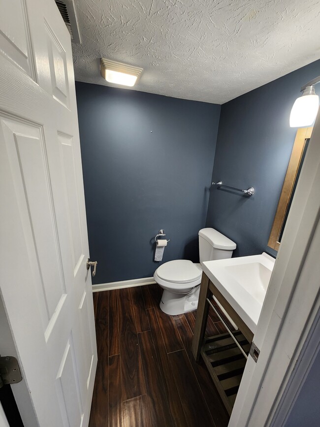 Building Photo - 8213 Briarhill Lane