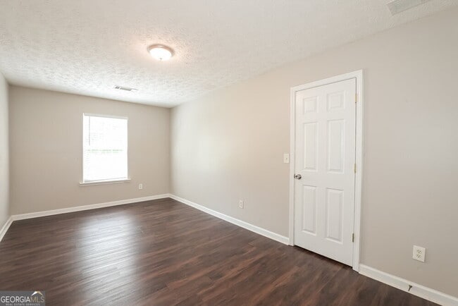 Building Photo - 1405 Stephens Pond View