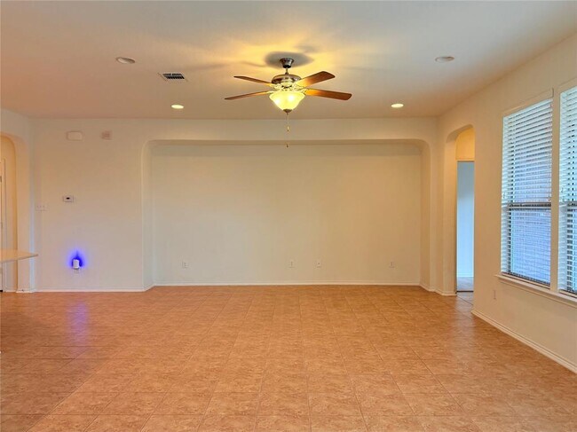 Building Photo - 1140 Yellow Iris Rd