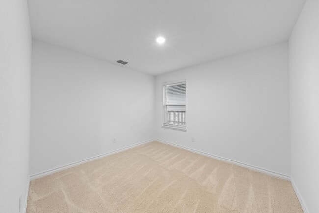 Building Photo - 817 Heartseed Ave