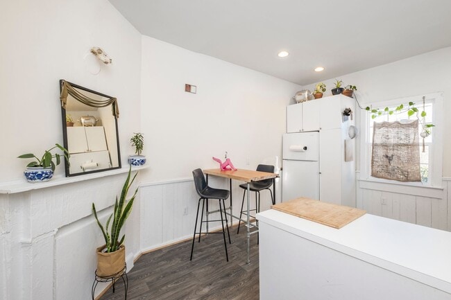 Building Photo - 2 BR/ 2 BA Historic Church Hill Home. Available February 10th!