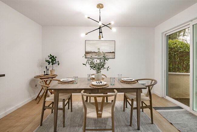 Building Photo - 2Bd/2Ba Bellevue Condo
