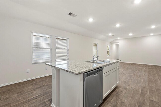 Building Photo - 280 Granary Dr
