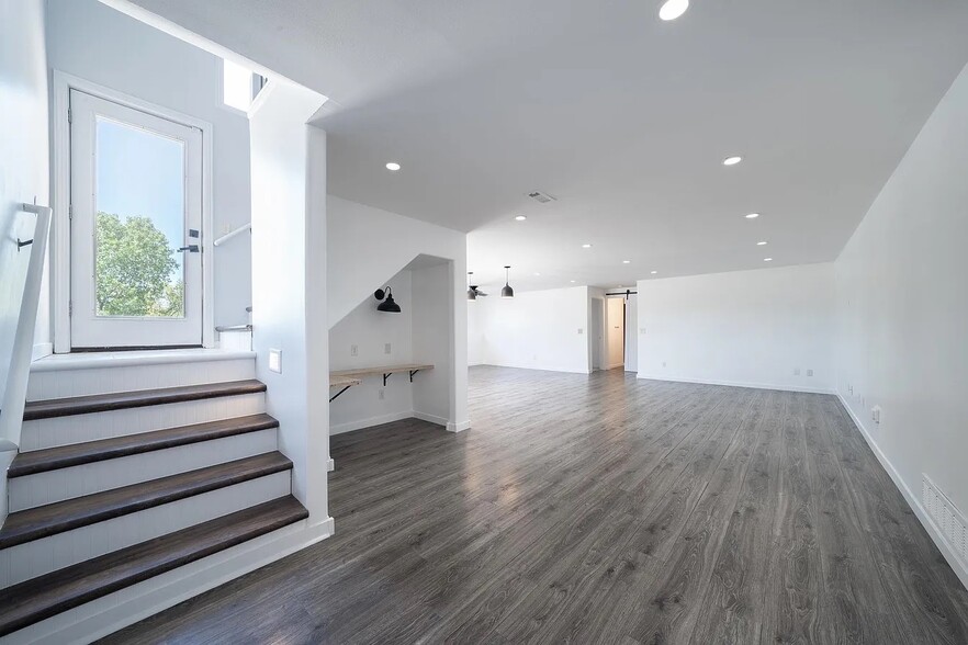 Building Photo - 14011 E Watson St