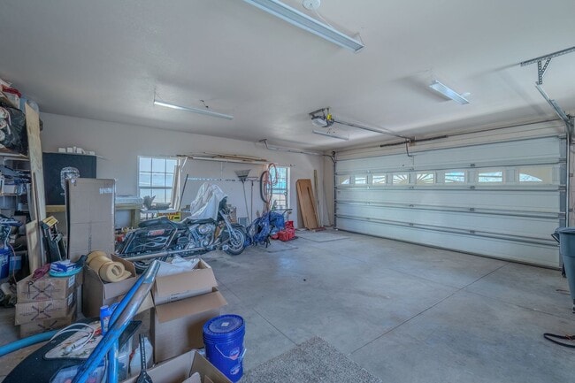 Building Photo - Spacious Single Level Four Bedroom Home In Gated Community