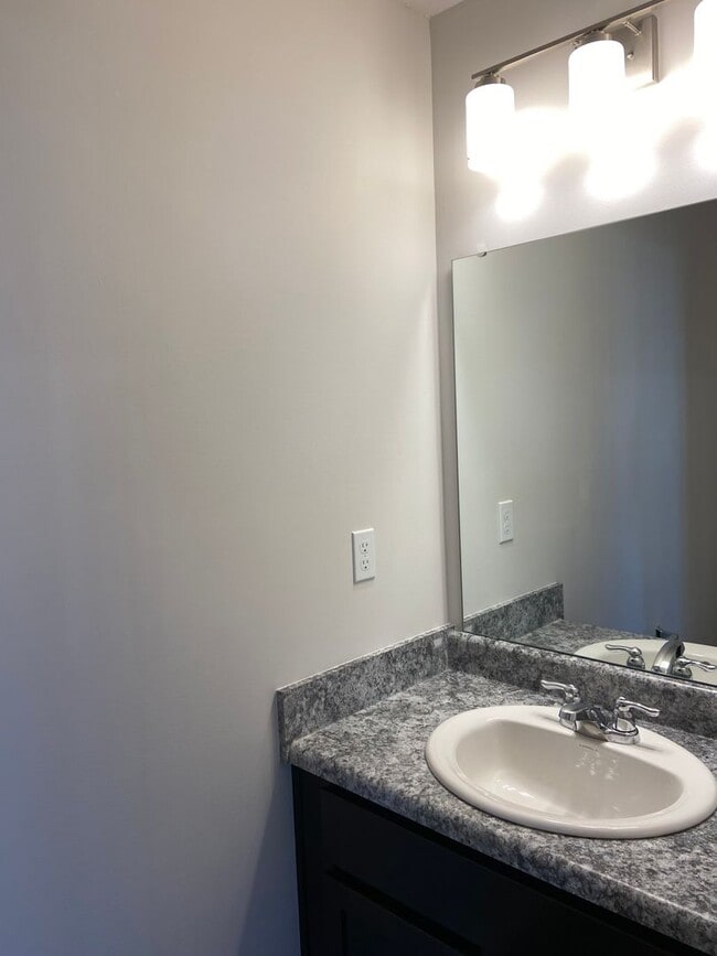 Building Photo - Pre-Leasing Available — 3-Bedroom, 2.5-Bath Home in Spring Hill Coming Soon!