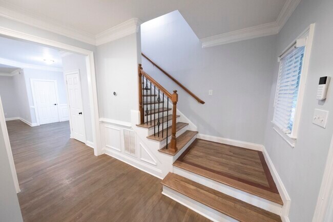 Building Photo - 964 Hank Aaron Dr SE