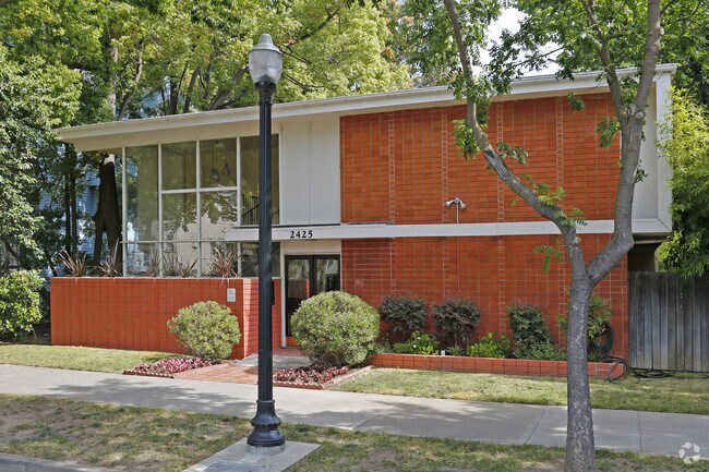 Building Photo - 2425 Capitol Avenue