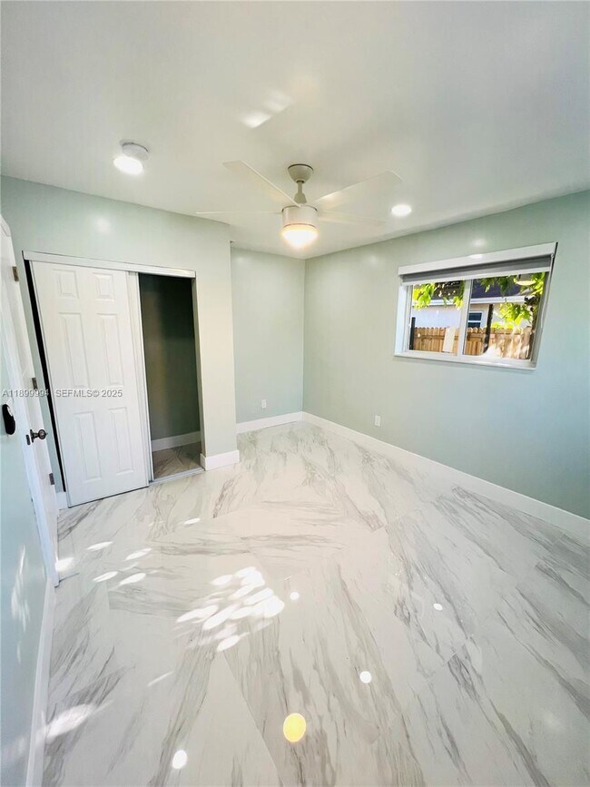 Building Photo - 10370 SW 174th Terrace