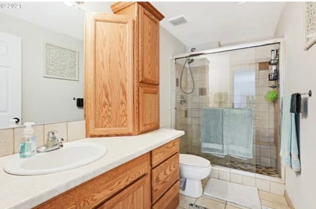 Building Photo - 19315 SW Oak St