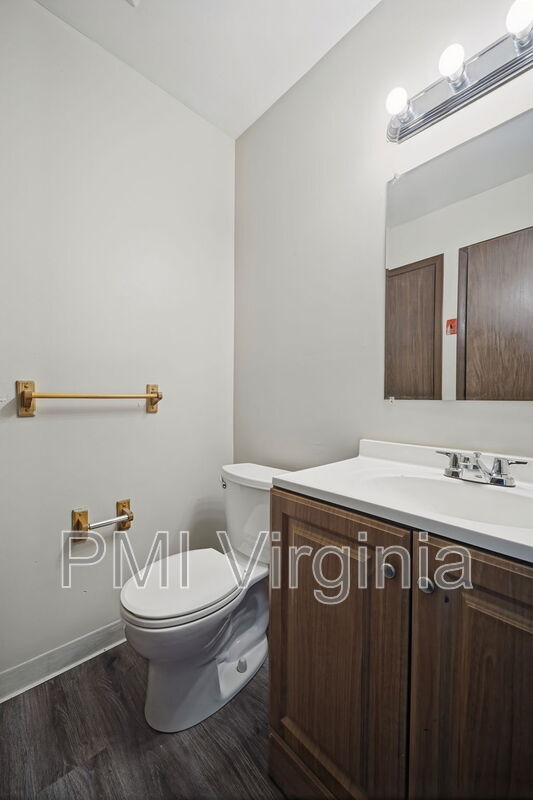 Building Photo - 1474 E Tanners Creek Dr