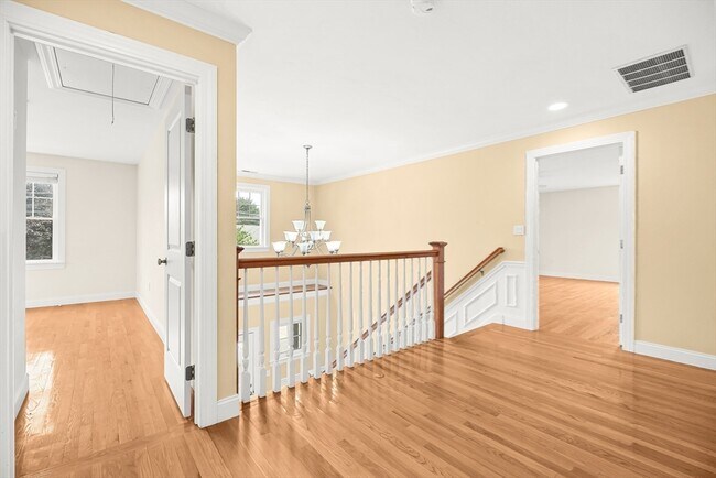 Building Photo - 46 Loring Ave