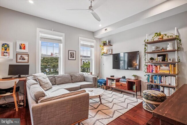 Building Photo - 455 Luray Pl NW