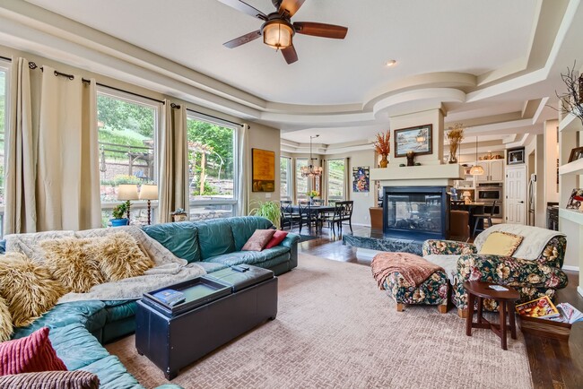 Building Photo - Luxury Golden Home with Private Pool & Bac...