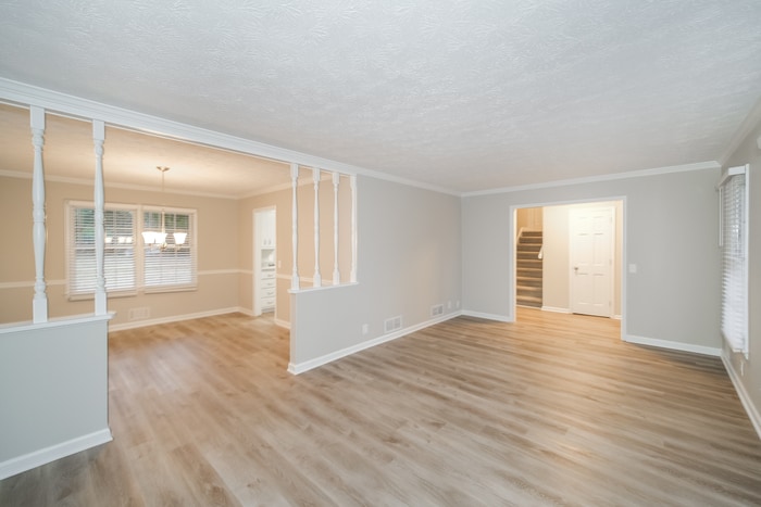 Building Photo - 2531 Country Club Dr SE