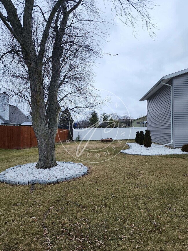 Building Photo - 9450 Millcroft Rd