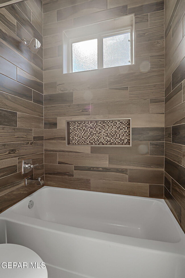 Building Photo - 1031 Vinton Ave