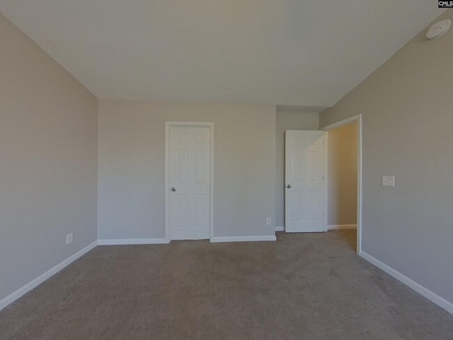 Building Photo - 482 Fox Trot Dr