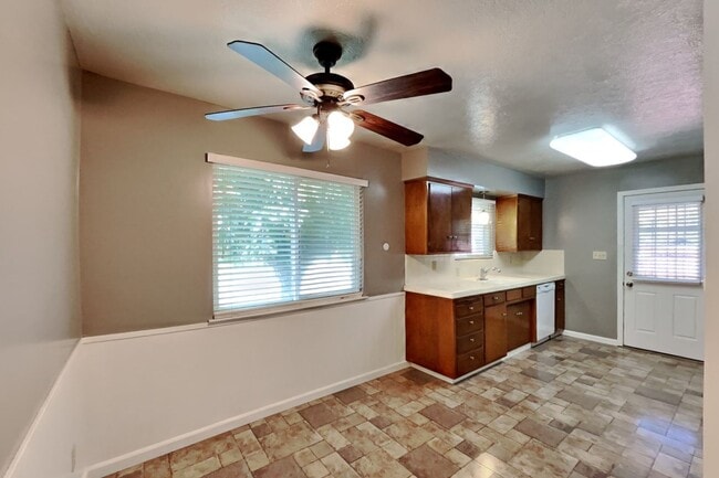 Building Photo - 10251029wo