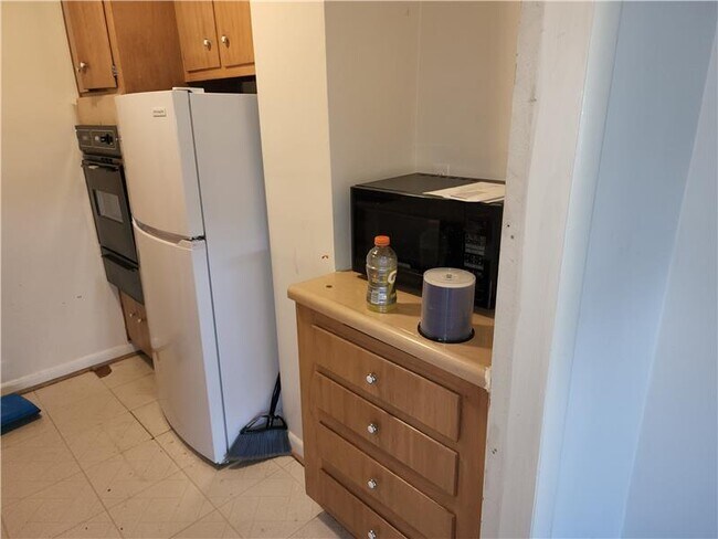 Building Photo - 10401 Grosvenor Pl