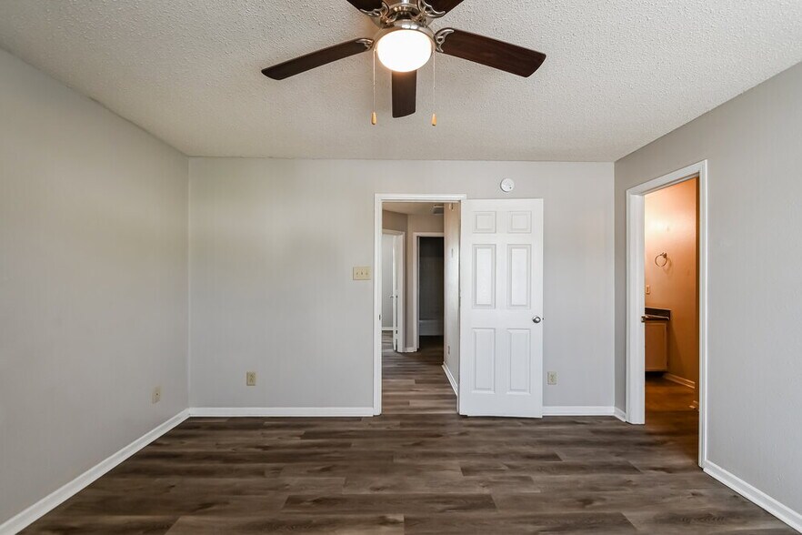 Building Photo - 144 Winterwood Dr