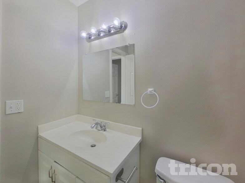 Building Photo - 4930 44th Ave N