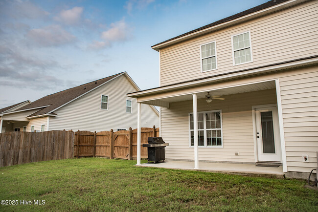 Building Photo - 2016 Leighton Dr