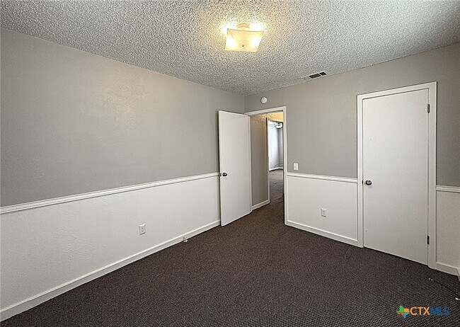 Building Photo - 306 N Ann Blvd